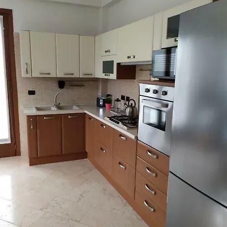 Apartment Con Giardino A Cisano Di Bardolino