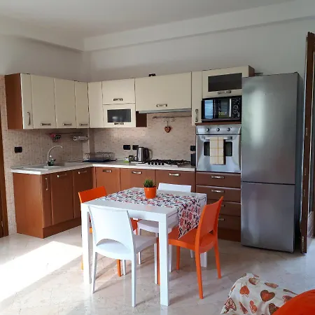 Apartment Con Giardino A Cisano Di *