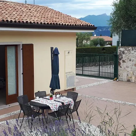 Con Giardino A Cisano Di Апартаменти *